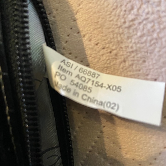 Avon black faux patent leather clutch purse - Picture 6 of 12